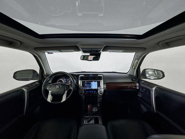 Photo of 2020 Midnight Black Metallic Toyota 4Runner