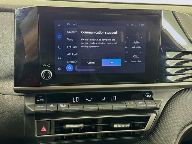 Photo of 2025 Ice Cap Toyota Camry