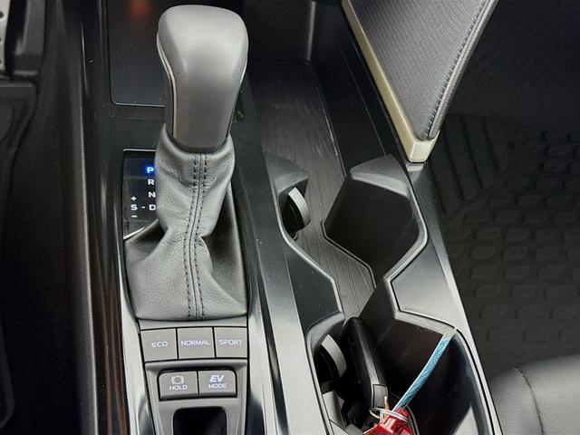 Photo of 2025 Ice Cap Toyota Camry