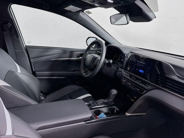 Photo of 2025 Ice Cap Toyota Camry