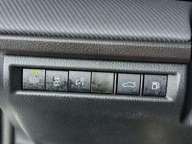 Photo of 2025 Ice Cap Toyota Camry