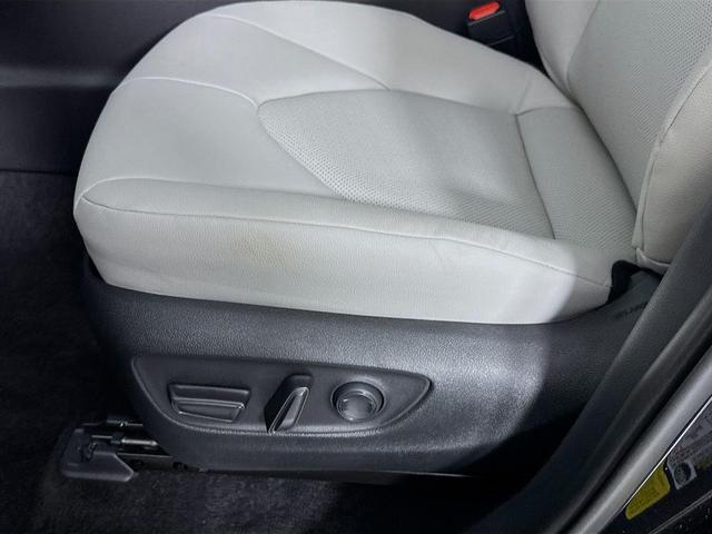 Photo of 2025 Midnight Black Metallic Toyota Grand Highlander