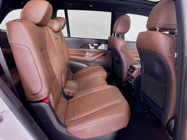 Photo of 2024 Polar White Mercedes-Benz GLS 450