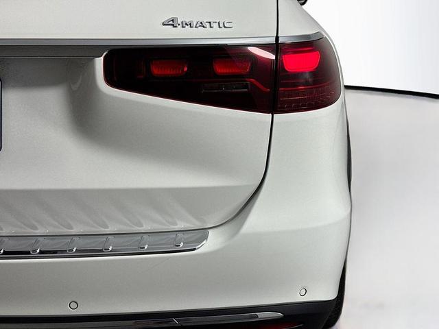 Photo of 2024 Polar White Mercedes-Benz GLS 450