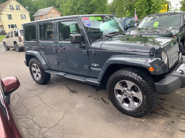 Photo of 2017 Pewter Jeep Wrangler Unlimited
