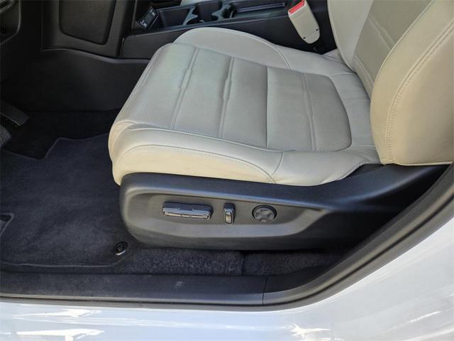 Photo of 2022 Platinum White Pearl Honda CR-V