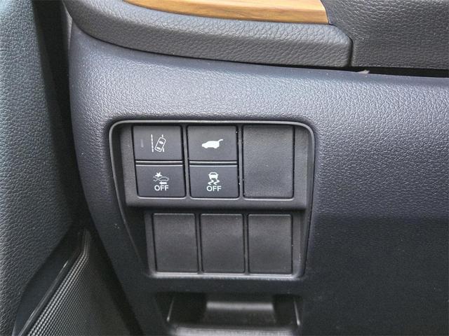 Photo of 2022 Platinum White Pearl Honda CR-V