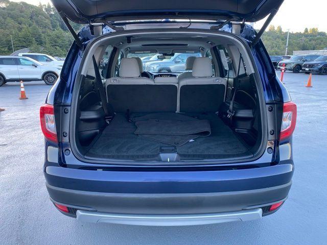 Photo of 2020 Obsidian Blue Pearl Honda Pilot