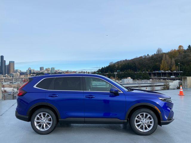 Photo of 2025 Still Night Pearl Honda CR-V