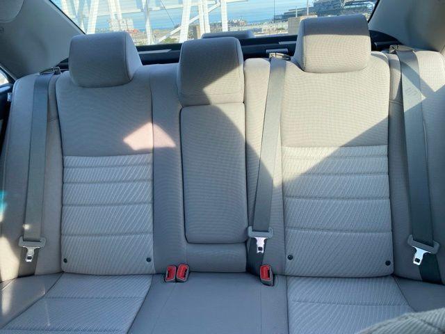 Photo of 2017 Super White Toyota Camry