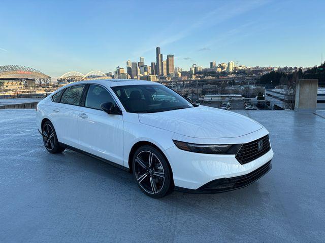 Photo of 2025 Platinum White Pearl Honda Accord Hybrid