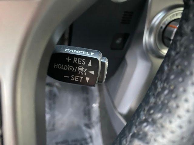 Photo of 2024 Classic Silver Metallic Toyota 4Runner