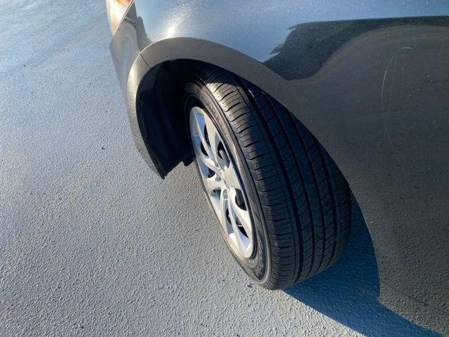 Photo of 2021 Black Sand Pearl Toyota Corolla
