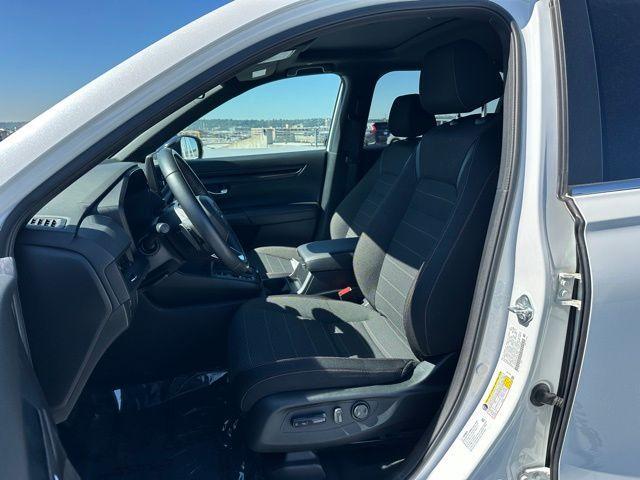 Photo of 2023 Platinum White Pearl Honda CR-V Hybrid