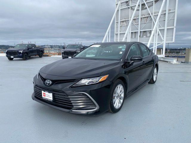 Photo of 2024 Midnight Black Metallic Toyota Camry