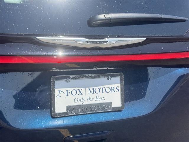 Photo of 2025 Fathom Blue Pearlcoat Chrysler Pacifica