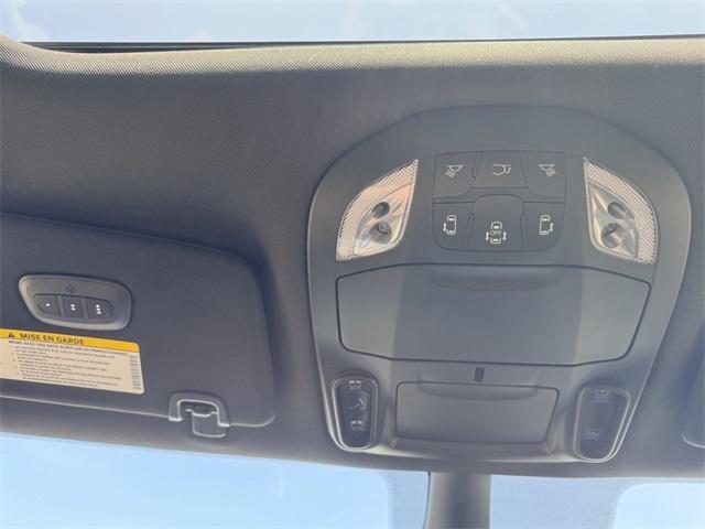 Photo of 2025 Fathom Blue Pearlcoat Chrysler Pacifica