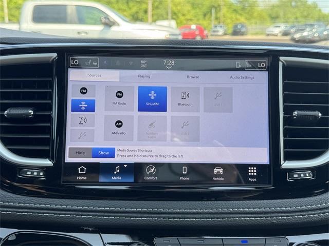Photo of 2025 Fathom Blue Pearlcoat Chrysler Pacifica