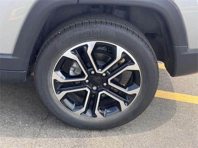 Photo of 2022 Billet Silver Metallic Clearcoat Jeep Compass