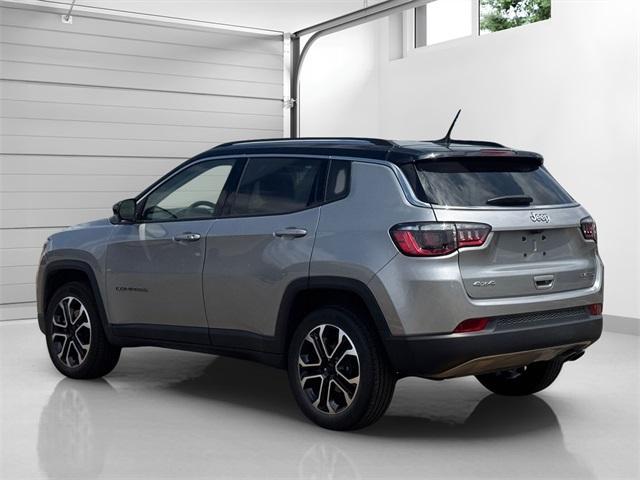 Photo of 2022 Billet Silver Metallic Clearcoat Jeep Compass