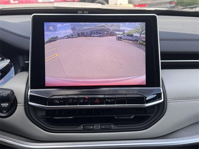 Photo of 2025 Silver Zynith Jeep Compass