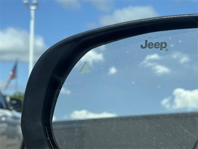 Photo of 2025 Silver Zynith Jeep Compass