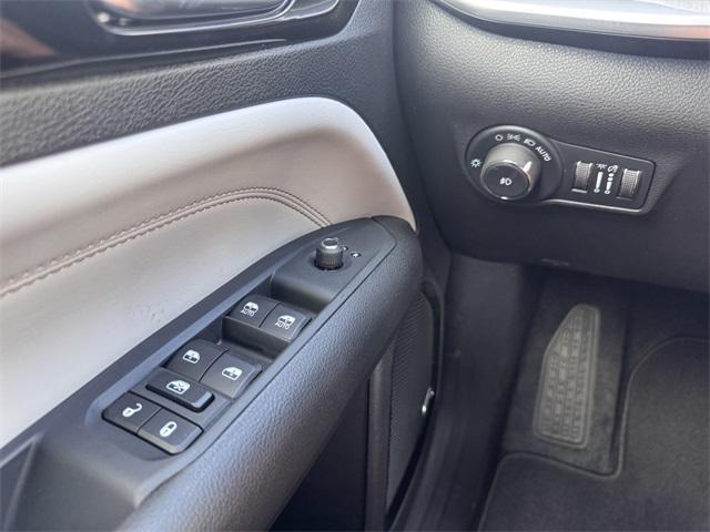 Photo of 2025 Silver Zynith Jeep Compass