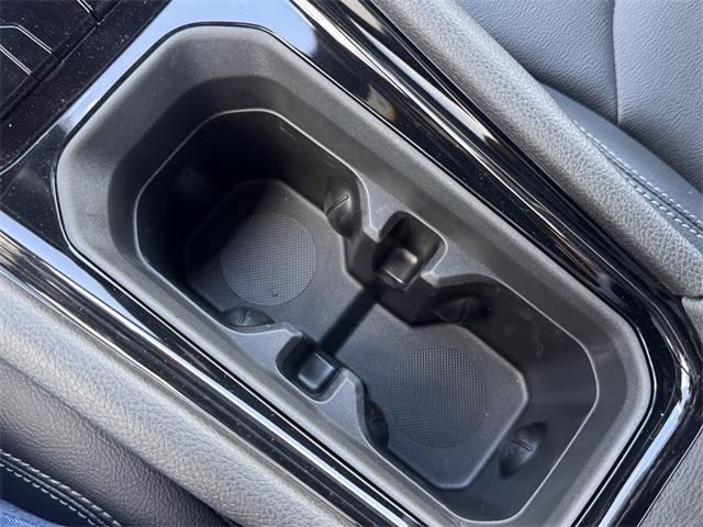 Photo of 2025 Silver Zynith Jeep Compass