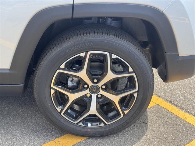Photo of 2025 Silver Zynith Jeep Compass