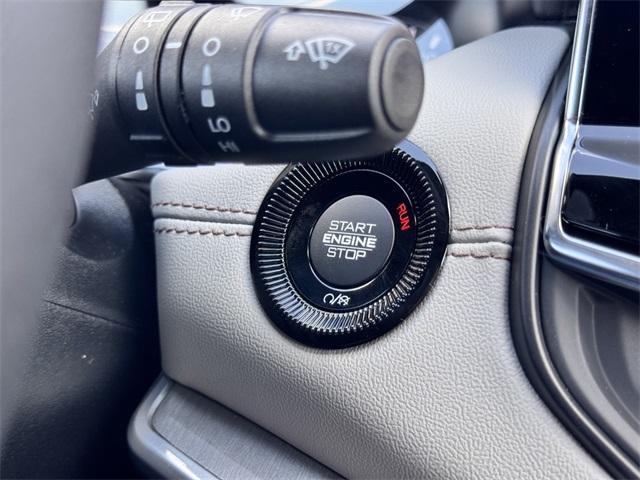 Photo of 2025 Silver Zynith Jeep Compass