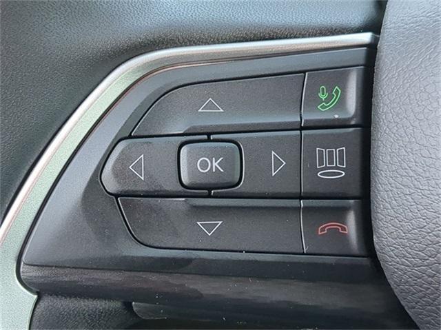 Photo of 2025 Bright White Clearcoat Jeep Grand Cherokee