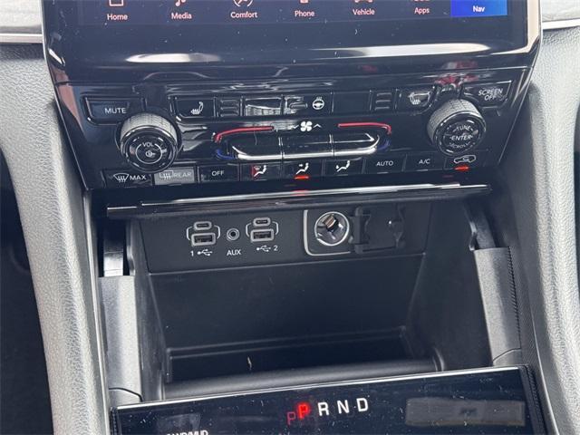 Photo of 2025 Silver Zynith Jeep Grand Cherokee L