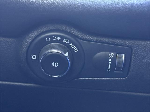 Photo of 2022 DB Black Crystal Clearcoat Dodge Durango