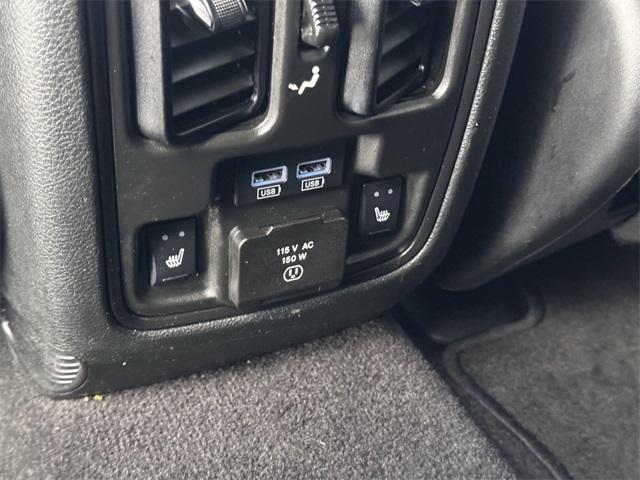 Photo of 2022 DB Black Crystal Clearcoat Dodge Durango