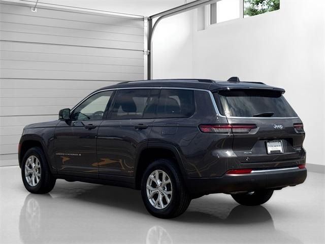Photo of 2023 Metallic Jeep Grand Cherokee L