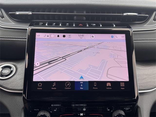 Photo of 2023 Metallic Jeep Grand Cherokee L