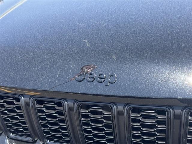 Photo of 2025 Diamond Black Jeep Grand Cherokee