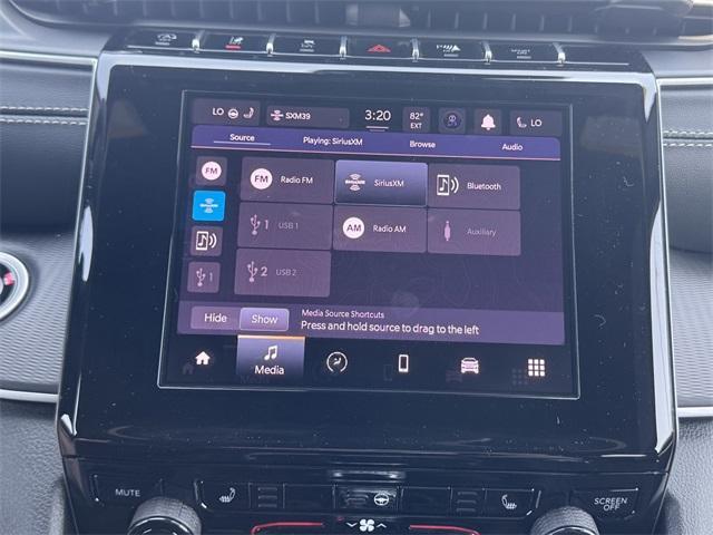 Photo of 2025 Diamond Black Jeep Grand Cherokee