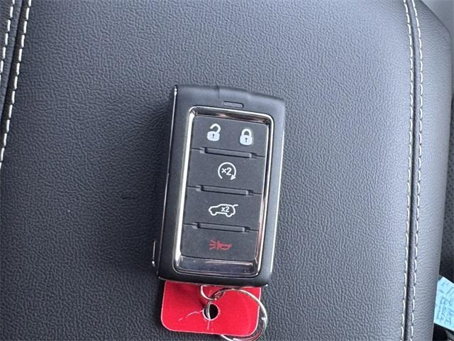 Photo of 2025 Diamond Black Jeep Grand Cherokee