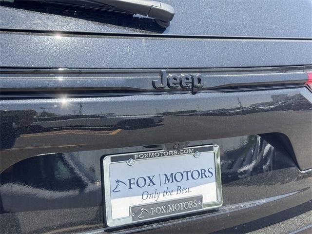 Photo of 2025 Diamond Black Jeep Grand Cherokee