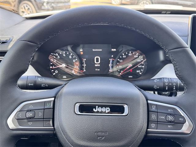 Photo of 2025 Bright White Clearcoat Jeep Compass