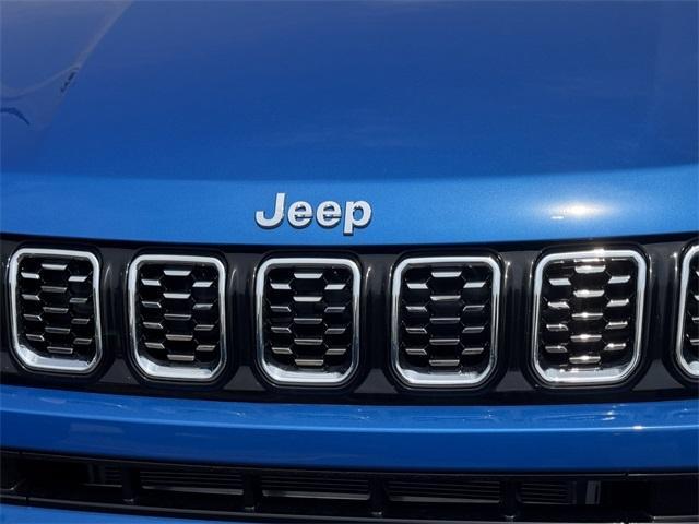 Photo of 2025 Hydro Blue Pearlcoat Jeep Compass