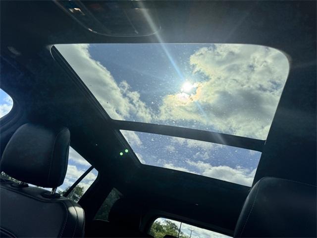 Photo of 2025 Silver Zynith Jeep Grand Cherokee