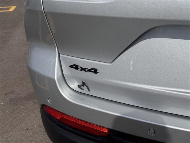 Photo of 2025 Silver Zynith Jeep Grand Cherokee