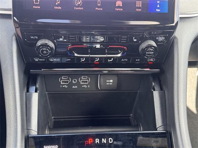 Photo of 2025 Silver Zynith Jeep Grand Cherokee