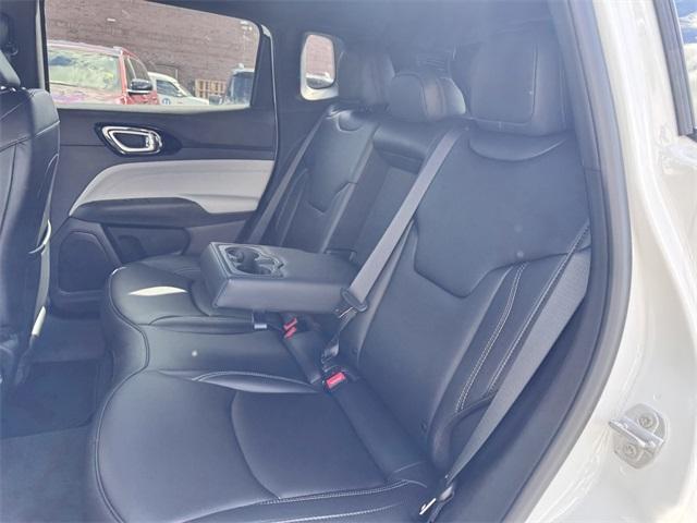 Photo of 2025 Bright White Clearcoat Jeep Compass