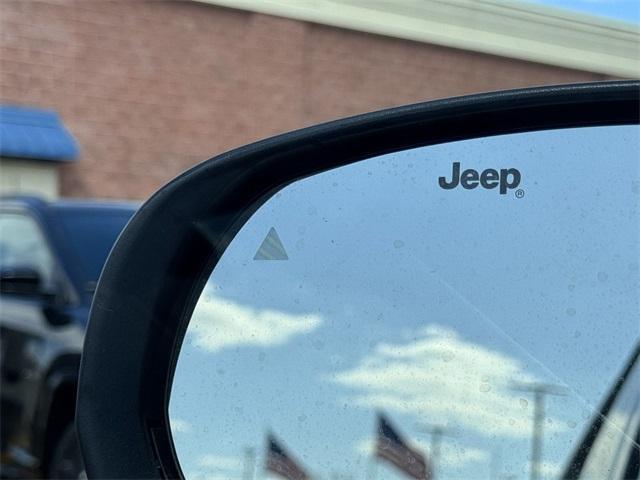 Photo of 2025 Bright White Clearcoat Jeep Compass
