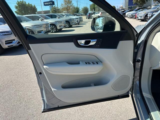 Photo of 2025 Vapour Gray Volvo XC60
