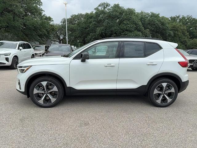 Photo of 2025 Crystal White Pearl Volvo XC40