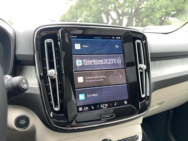 Photo of 2025 Crystal White Pearl Volvo XC40